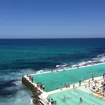 Bondi Beach Breeze - A Bondi Beach Holiday Home