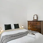Bondi Beach Breeze - A Bondi Beach Holiday Home